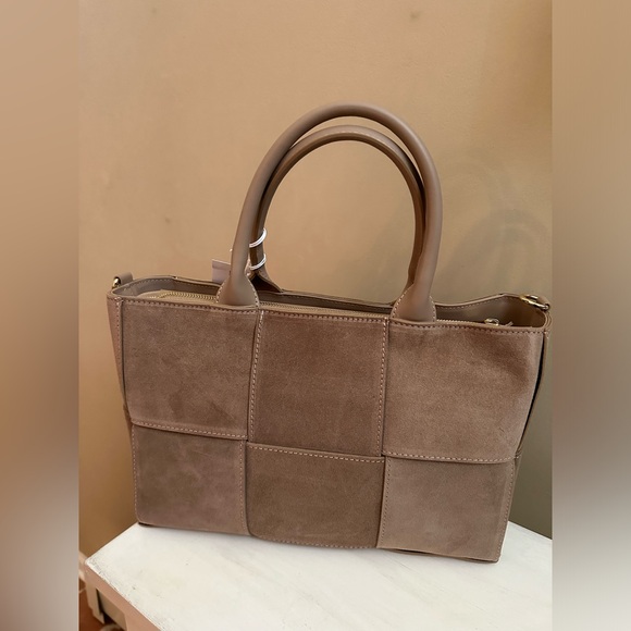 Suede Woven Tote Bag By ISADORA - Picture 3 of 6